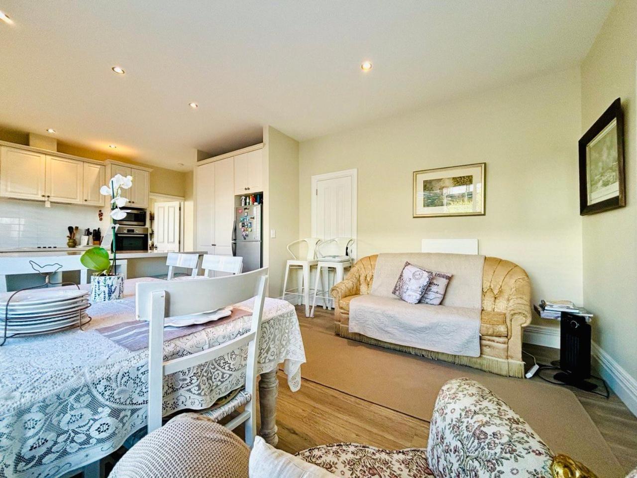 Papanui Paris Inspired Apartment Christchurch Esterno foto