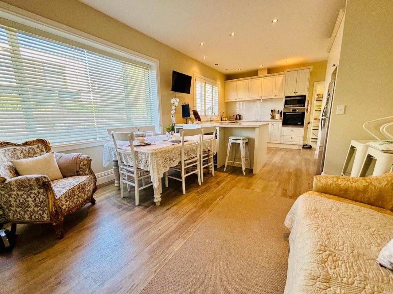 Papanui Paris Inspired Apartment Christchurch Esterno foto