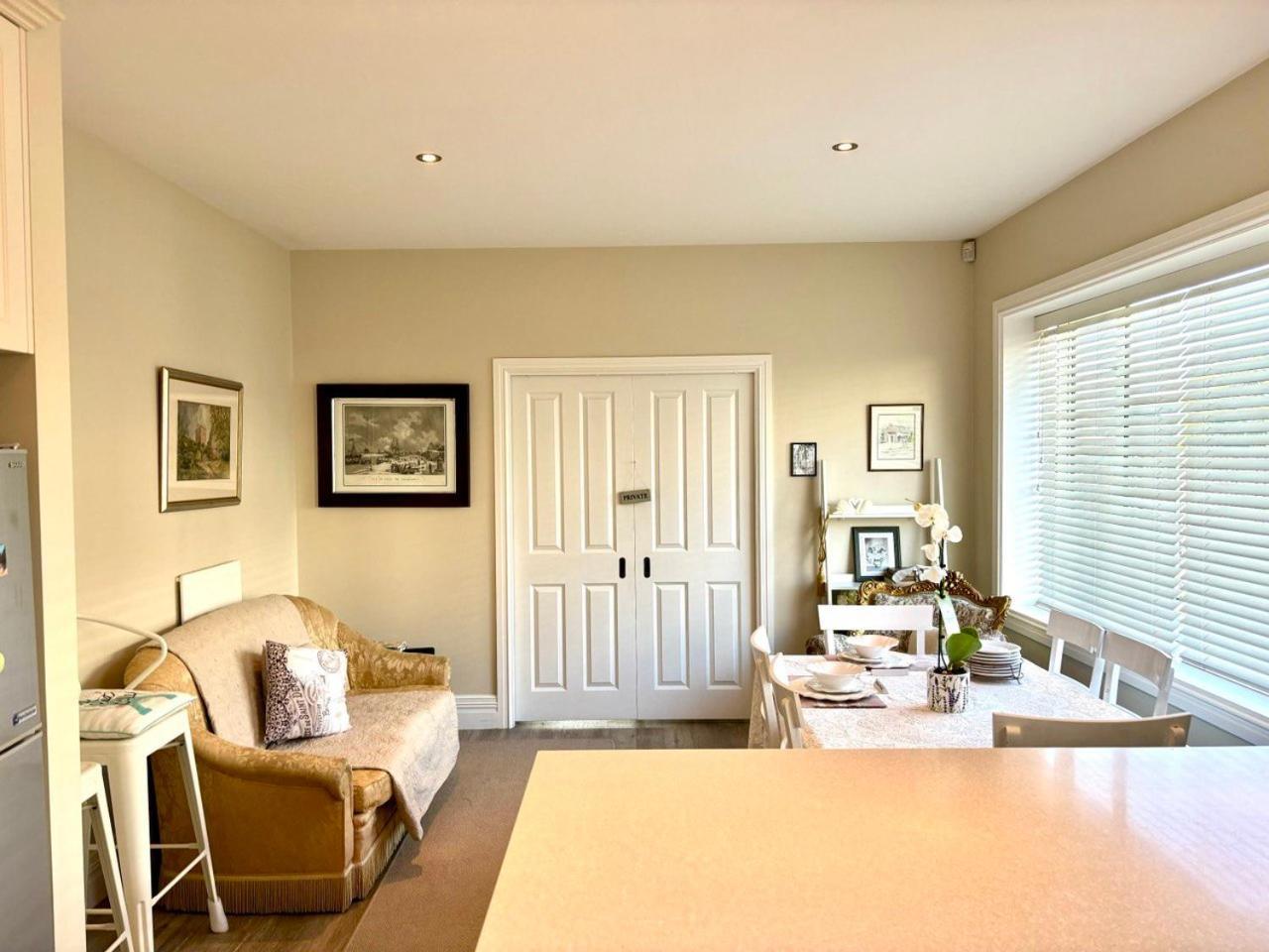 Papanui Paris Inspired Apartment Christchurch Esterno foto
